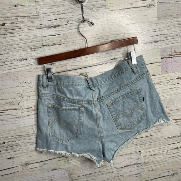 Minkpink jean denim shorts size medium - Picture 12 of 12